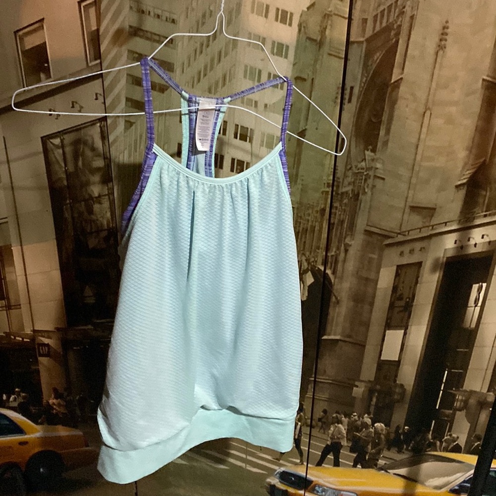 EUC woman’s size 2 (Ivivva by Lululemon) adorable tank with built in bra
